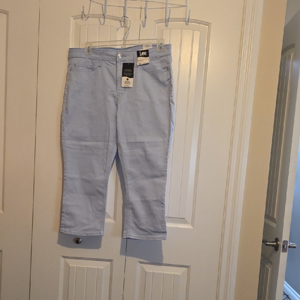 Lee Women's Soft Blue Ankle Jeans - Picture 1 of 4